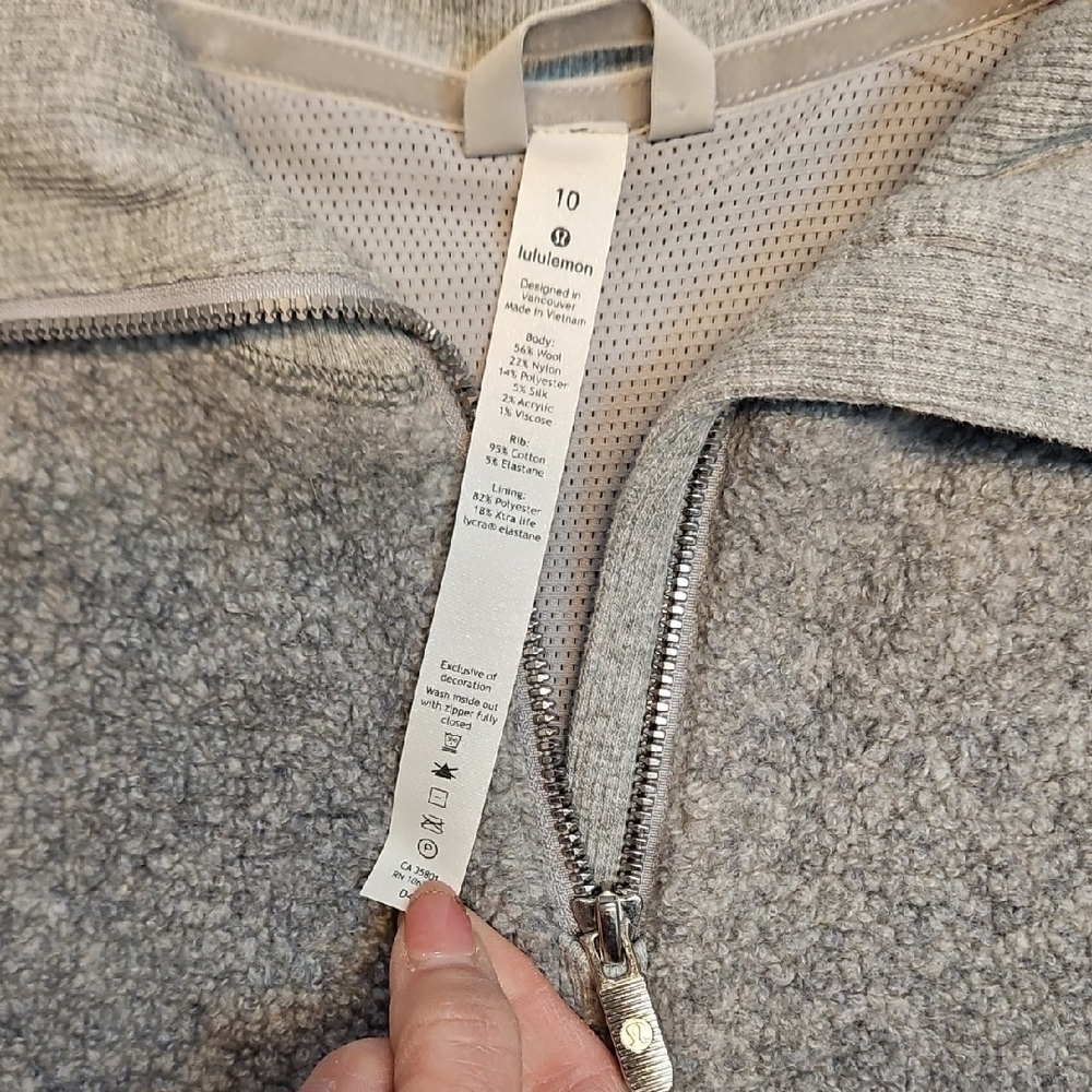 Lululemon Stand Out Sherpa Half Zip Pullover - Picture 3 of 13